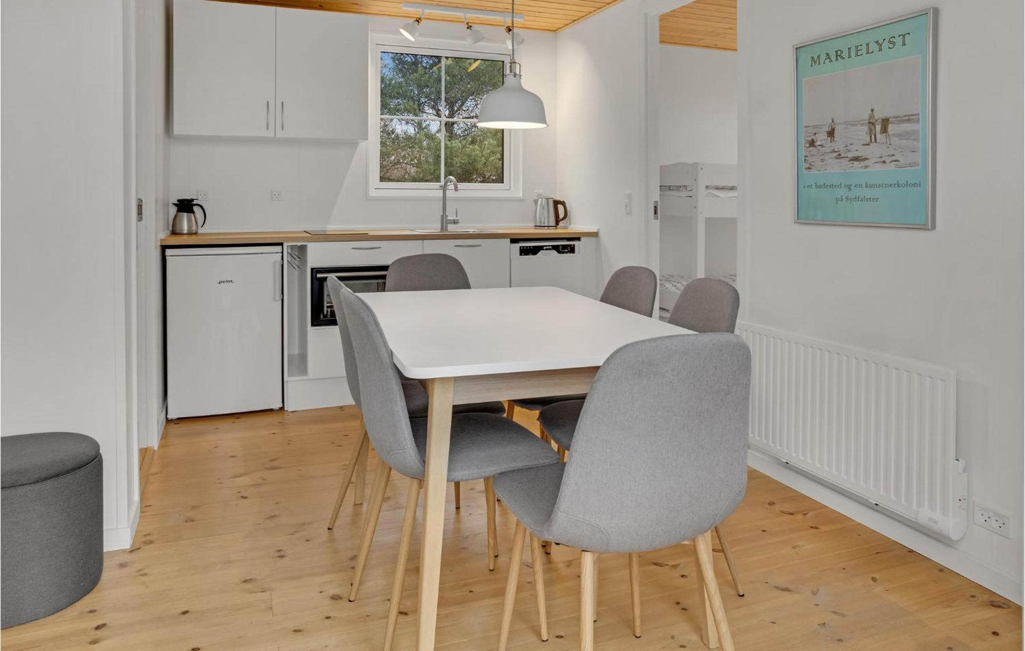 2 Bedroom Gorgeous Apartment In Vaeggerlose Bøtø By Zewnętrze zdjęcie