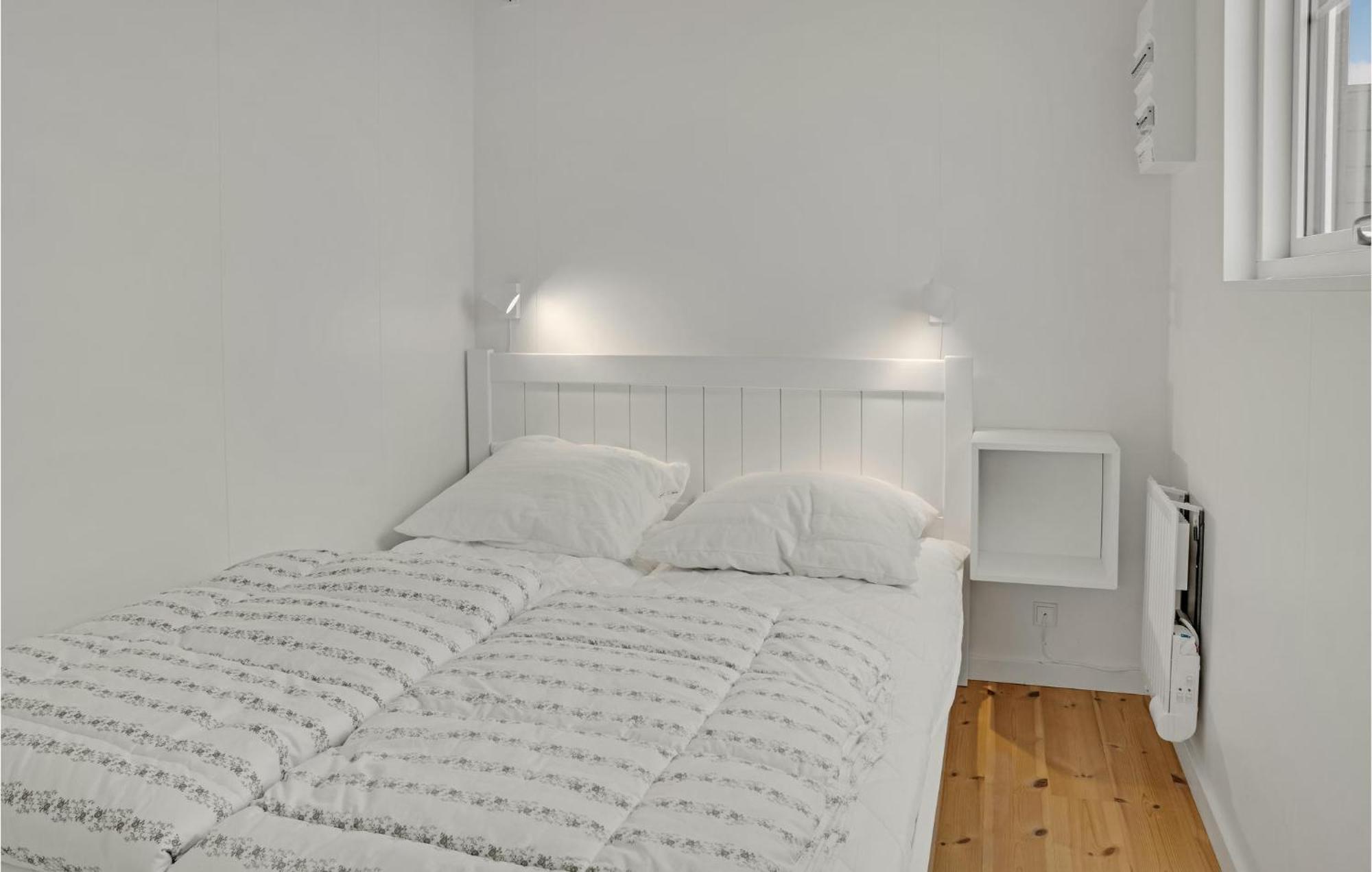 2 Bedroom Gorgeous Apartment In Vaeggerlose Bøtø By Zewnętrze zdjęcie
